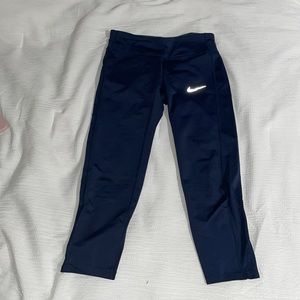 Blue Cropped Nike Dri-Fit legging with pocket
